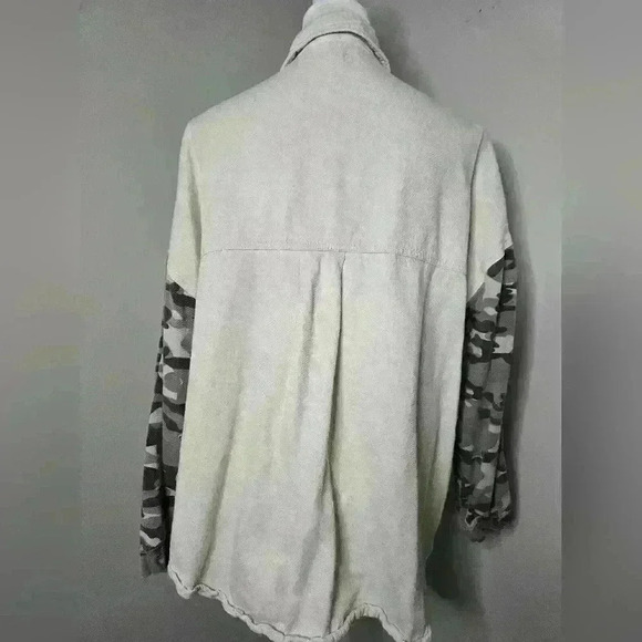 POL Cream and Camo Shacket Size Medium - Picture 6 of 8
